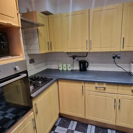 Comfortable 2 Bedroom House With Free Parking And Great Transport Links Dagenham Exterior photo